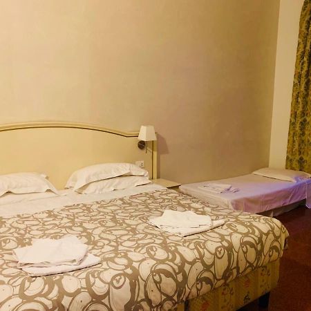 St. Peter Central Rooms B&B โรม ภายนอก รูปภาพ