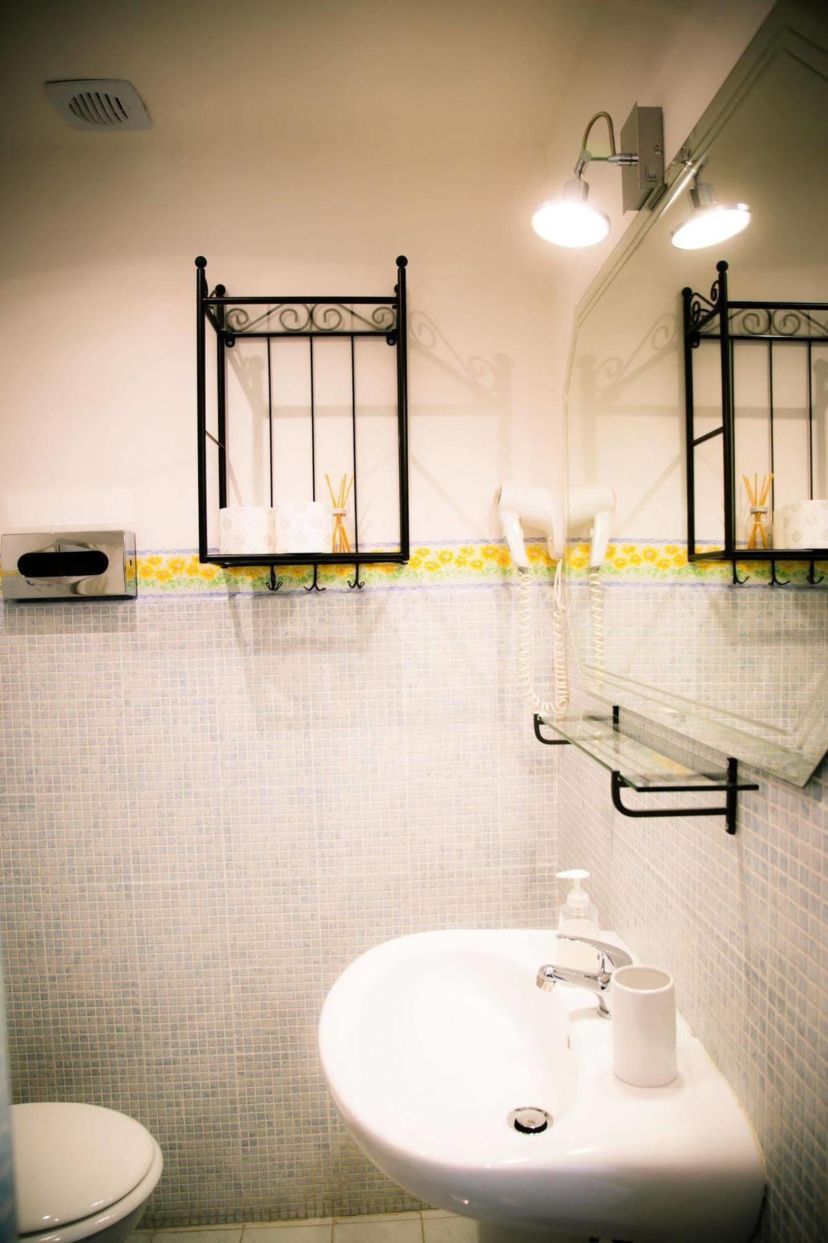 St. Peter Central Rooms B&B โรม ภายนอก รูปภาพ