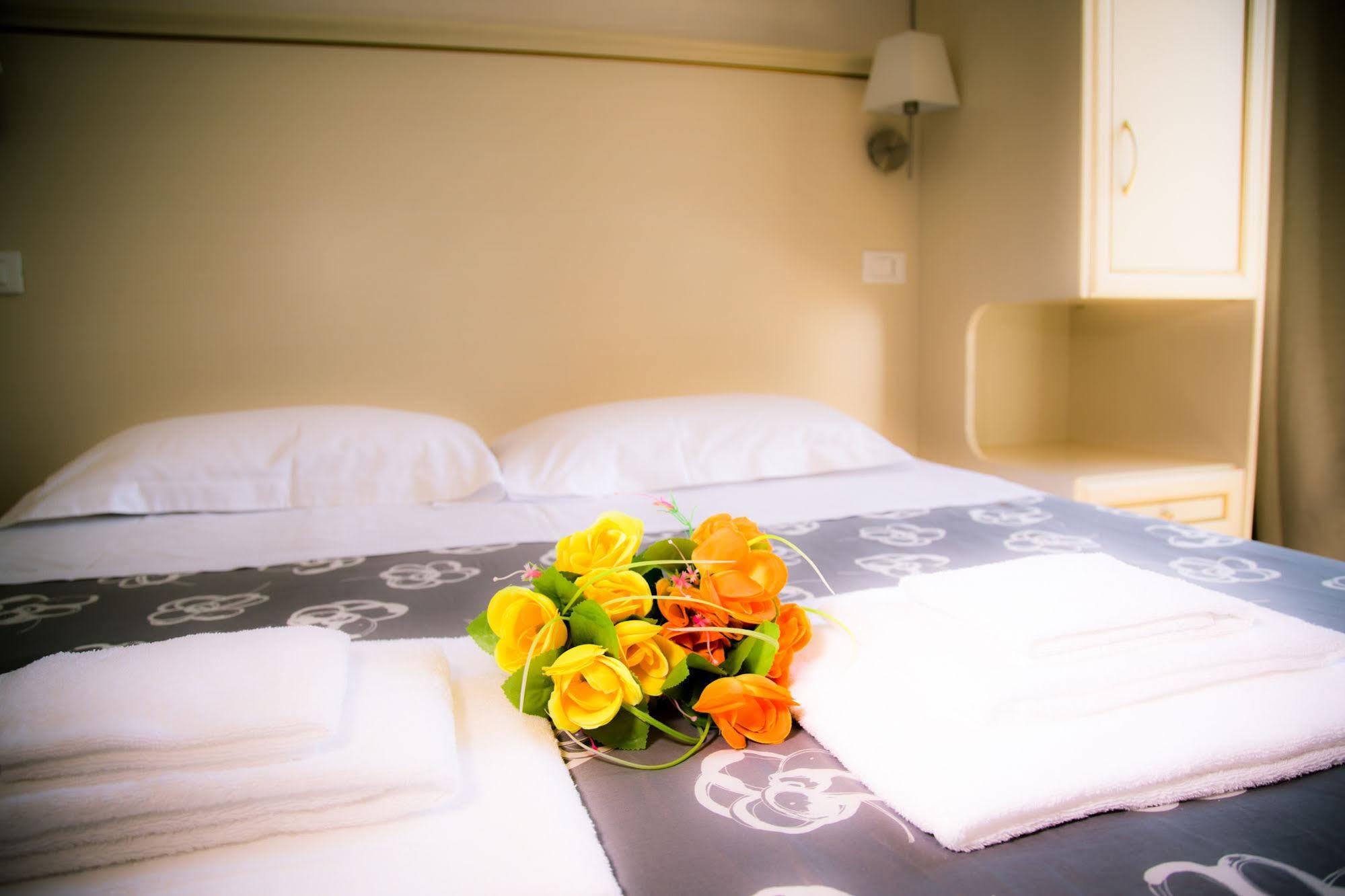 St. Peter Central Rooms B&B โรม ภายนอก รูปภาพ