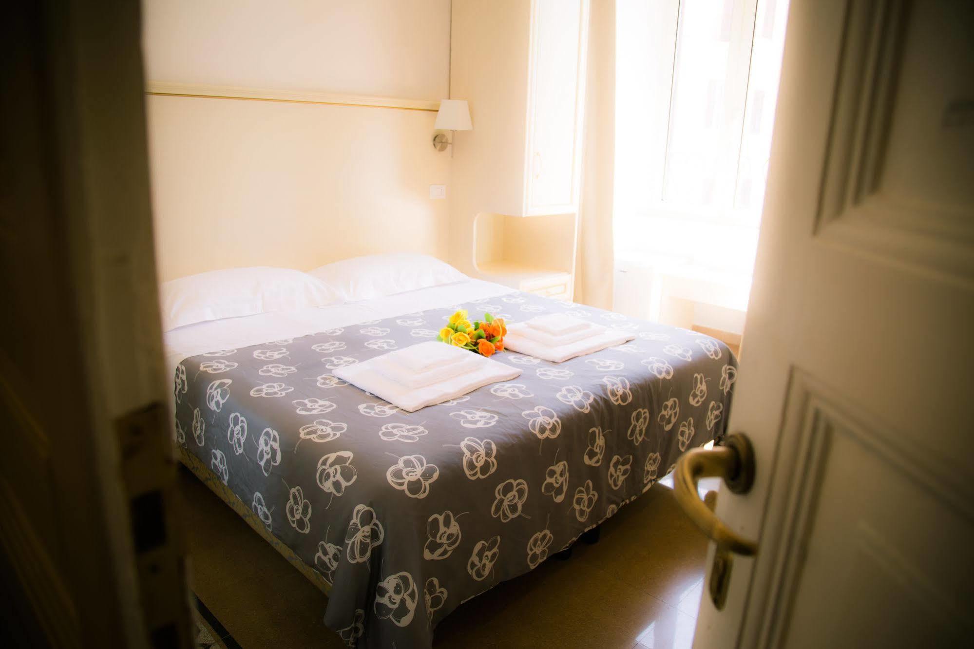St. Peter Central Rooms B&B โรม ภายนอก รูปภาพ