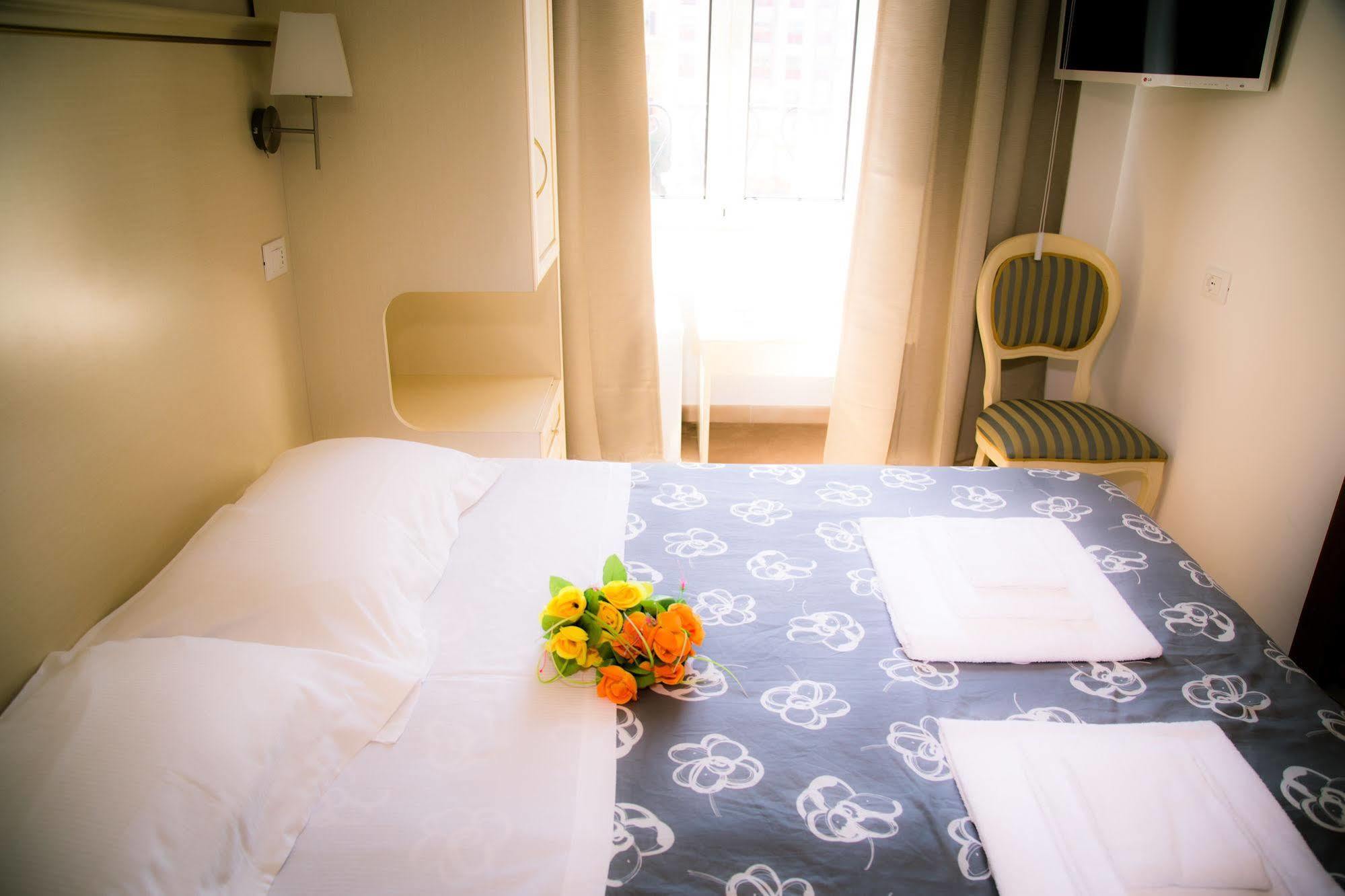 St. Peter Central Rooms B&B โรม ภายนอก รูปภาพ