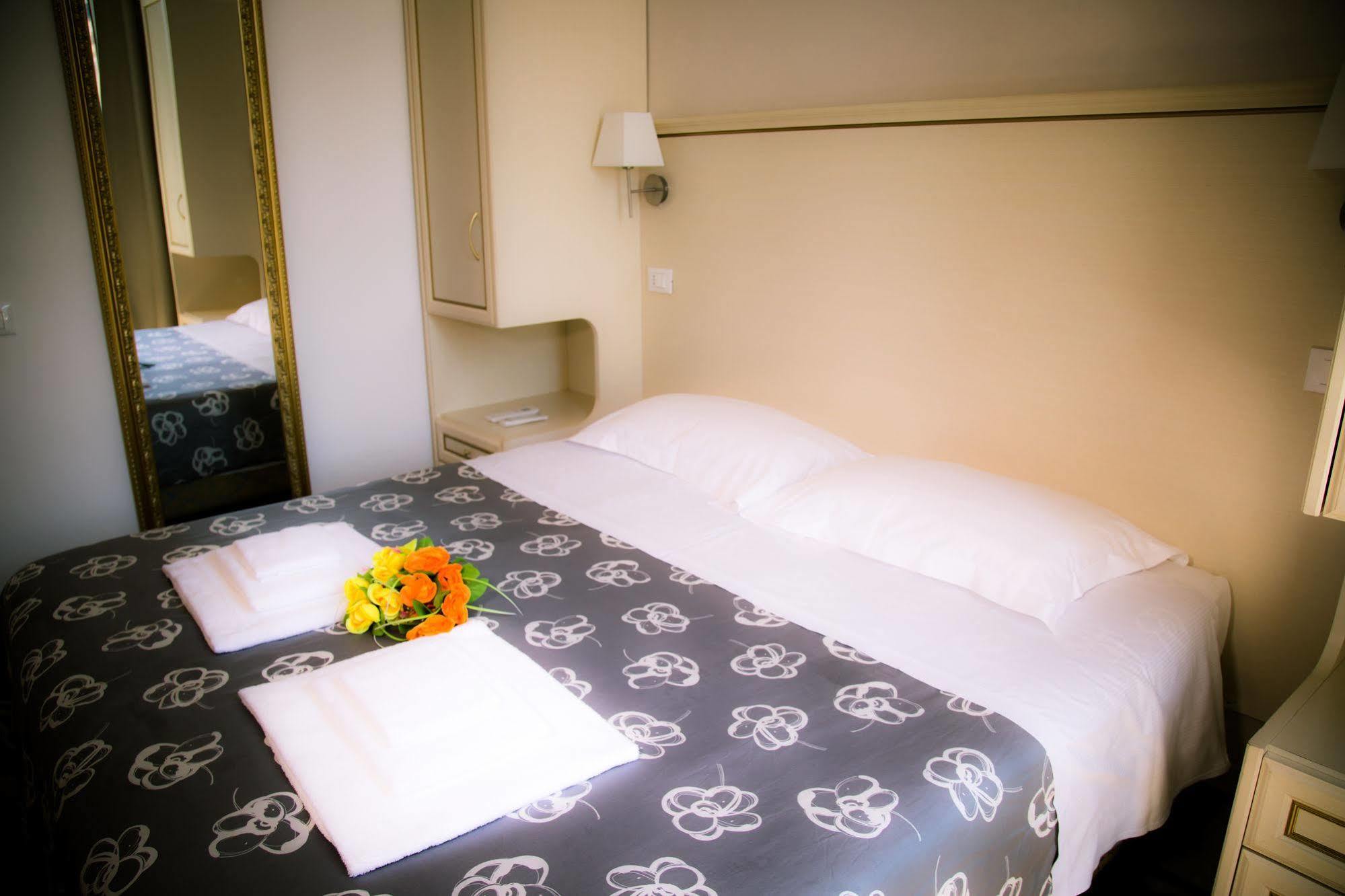 St. Peter Central Rooms B&B โรม ภายนอก รูปภาพ